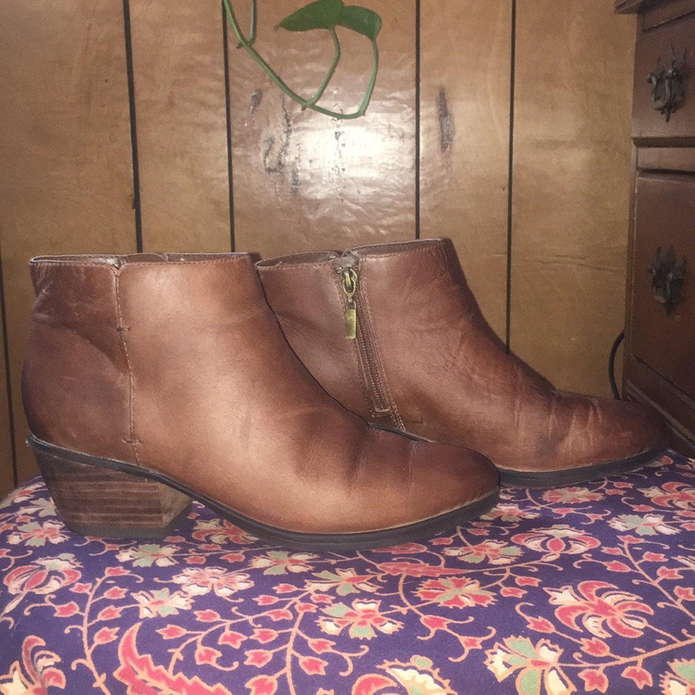 Clarks brown Booties